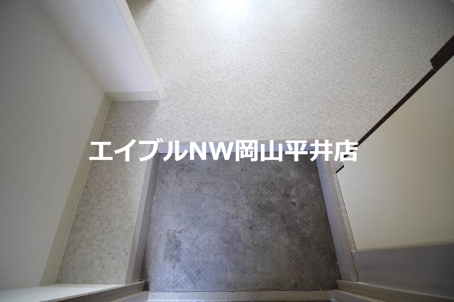 玄関　※同間取りの別のお部屋の写真です