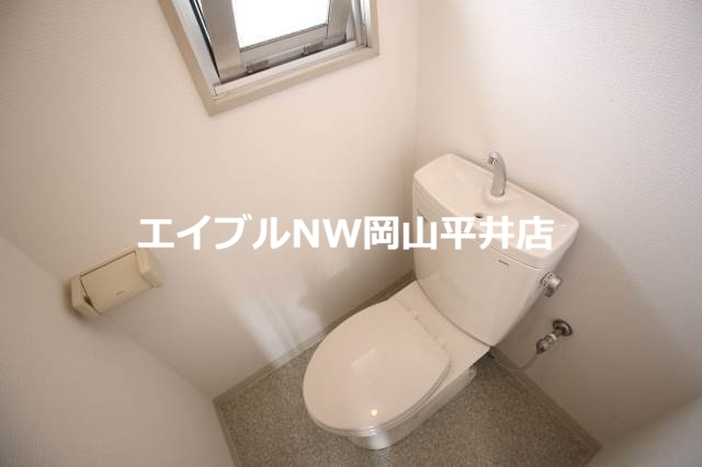 トイレ　※同間取りの別のお部屋の写真です