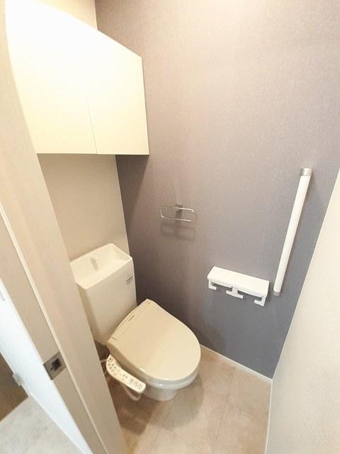 トイレ　温水洗浄便座