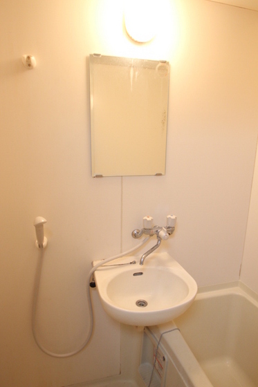 洗面設備　※別部屋の写真です