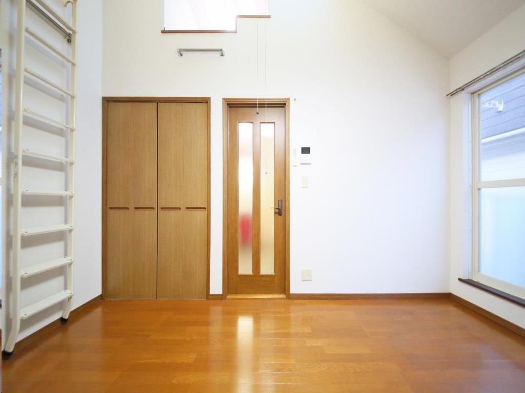 グランディール子平町の居間写真