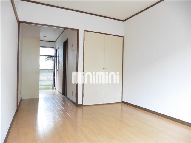 居室・リビング　きれいな内装のお部屋です