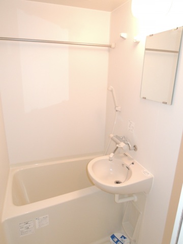 バス・シャワールーム　※同タイプ参考写真