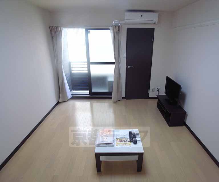 レオネクスト天の居間写真