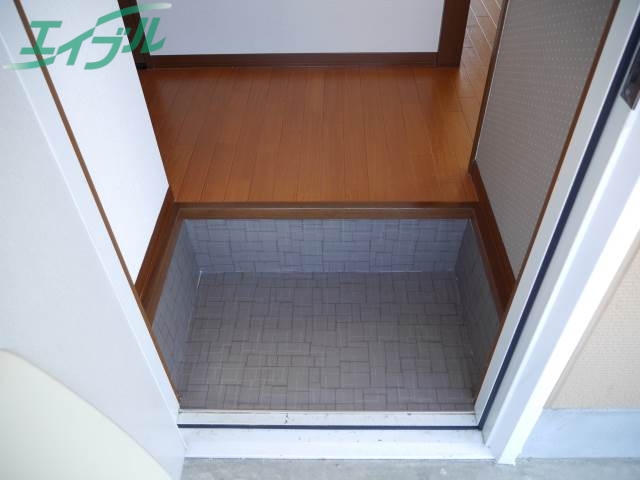 玄関　同物件別室参照