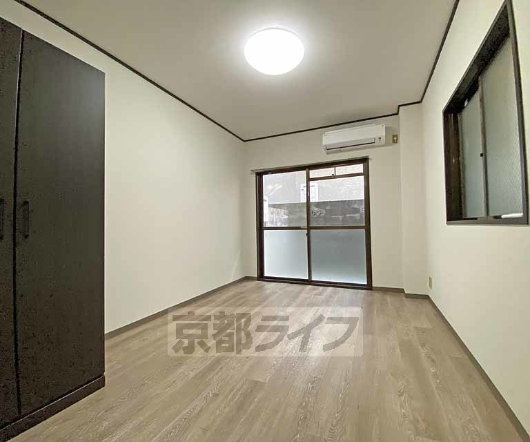 居室・リビング　地下鉄北山駅まで徒歩４分の通勤・通学便利な立地です。角...