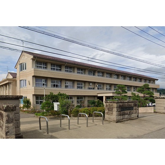 中学校　佐久市立中込中学校（中学校）まで1119m