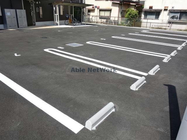 駐車場　駐車場