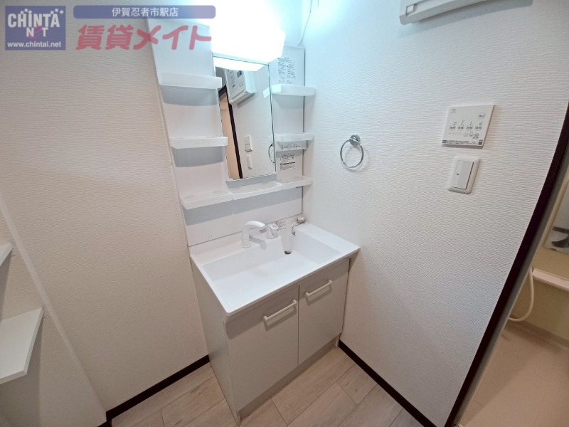 洗面設備　別部屋参考写真です。