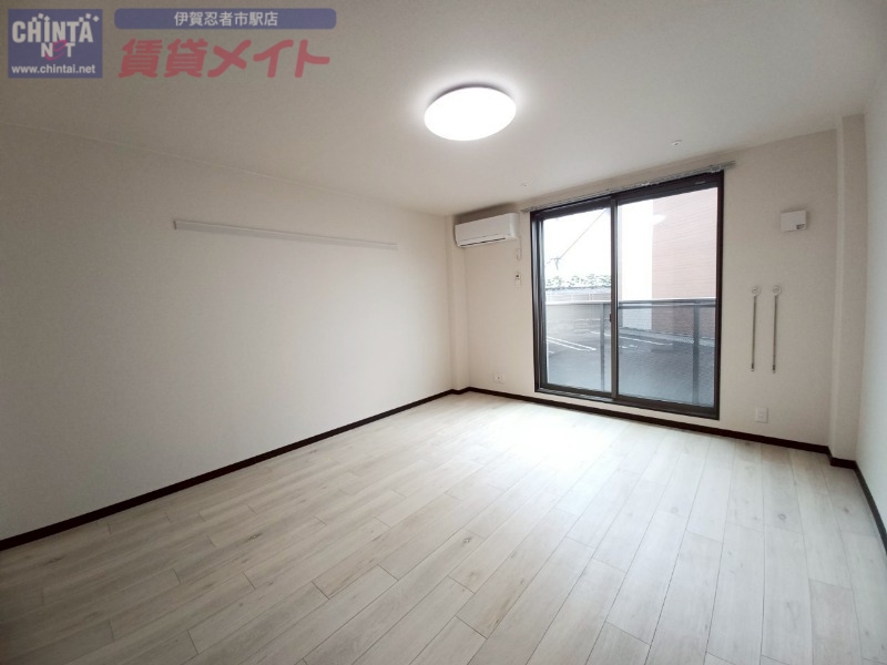 居室・リビング　別部屋参考写真です。