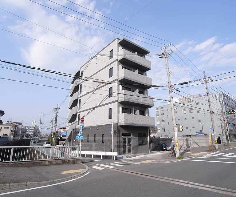 建物外観　竹田駅近くの綺麗なマンションです。