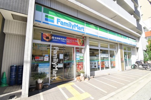 コンビニ　ファミリーマート JR立花駅前店（コンビニ）まで486m