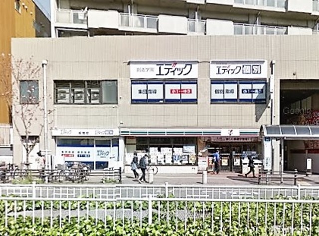 コンビニ　セブンイレブン神戸板宿駅前店（コンビニ）まで341m