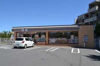 コンビニ　セブンイレブン 狛江駅南店（コンビニ）まで450m