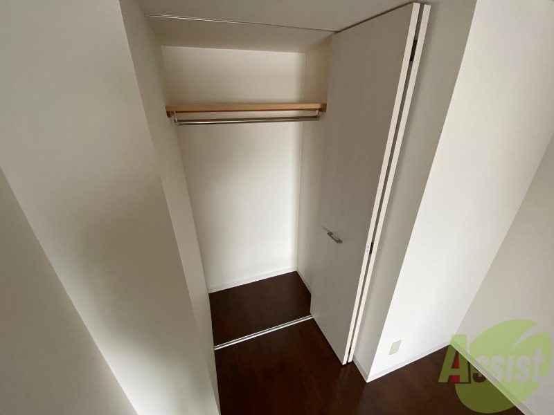 収納　寝室の収納です。部屋がすっきり片付きます。