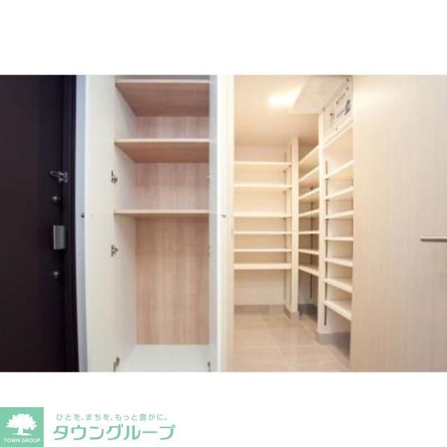 玄関　※写真は同タイプ住戸です。