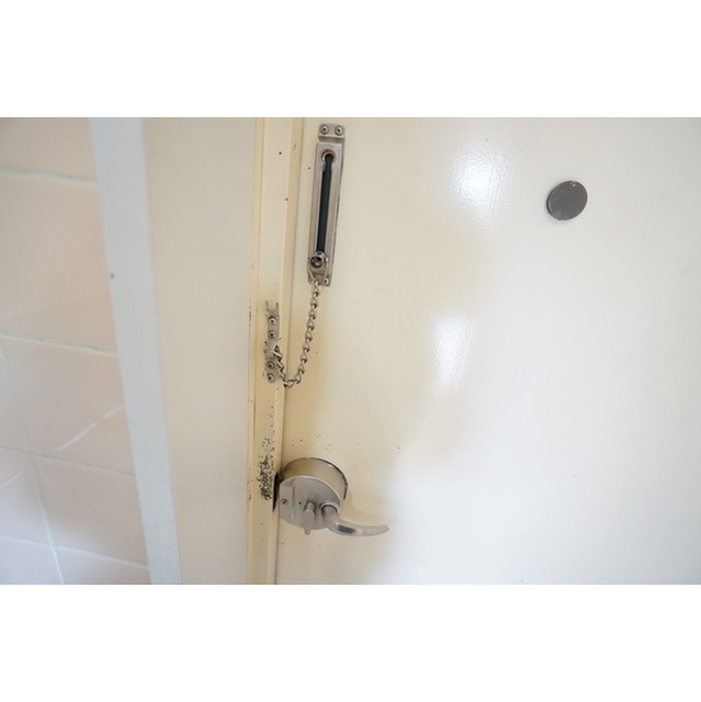 セキュリティ　ドアチェーンがついて安心