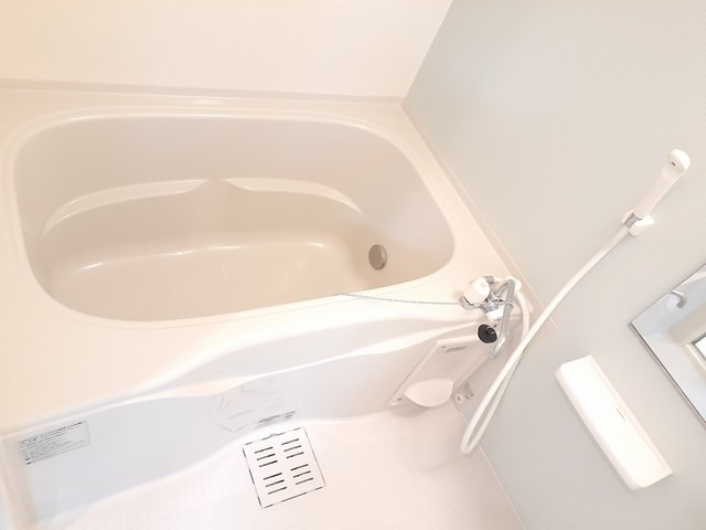 バス・シャワールーム　シャワー・追い焚き給湯