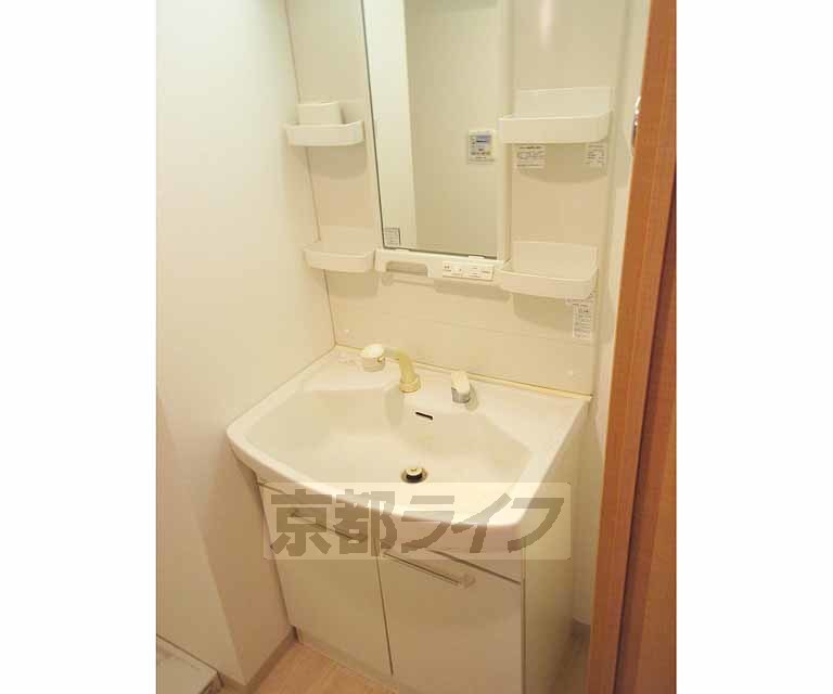 洗面設備　使いやすい洗面台です！