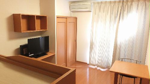 居室・リビング　家具家電設置済みです。