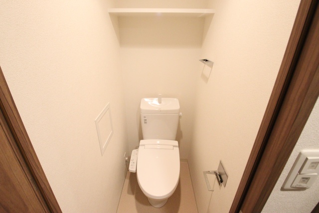 トイレ　※別室の参考写真の為、現況優先です。