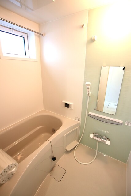 バス・シャワールーム　清潔感のあるお風呂です！