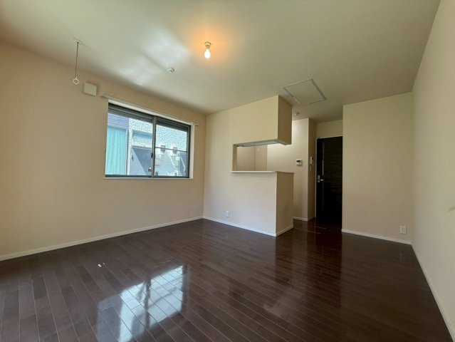 居室・リビング　★２面窓のリビング★