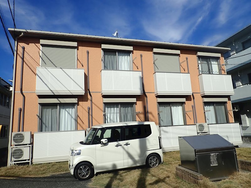 建物外観　お風呂・バストイレ別なのでゆっくり入れます♪