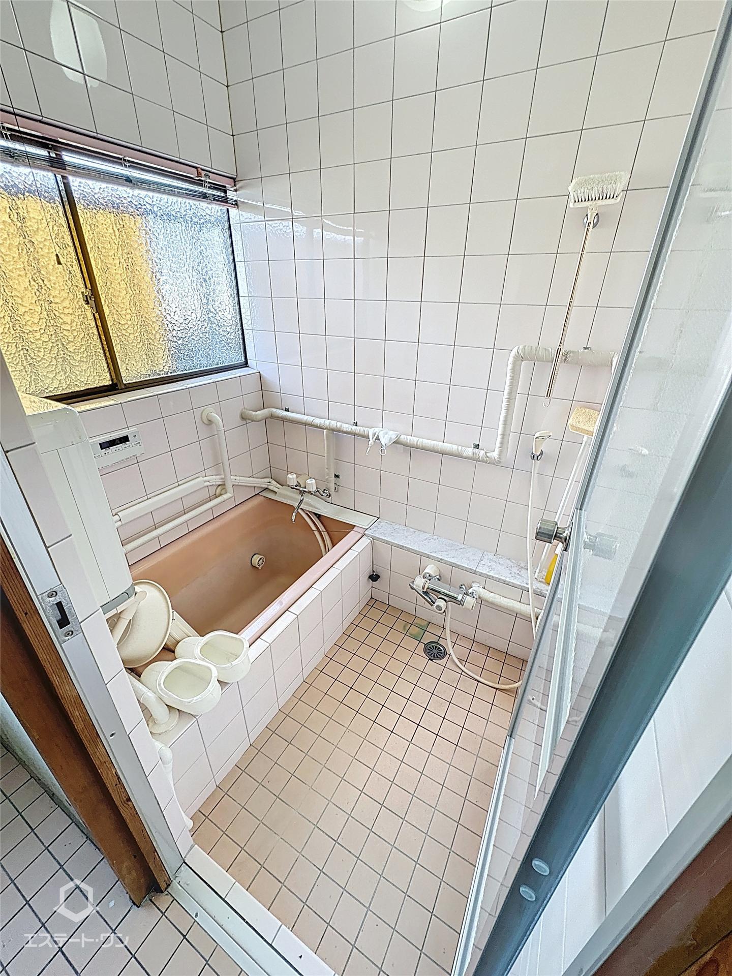 バス・シャワールーム　追い焚き機能付きでいつでも温まれます（＾＾）