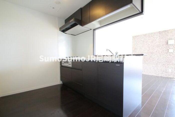 キッチン　コンパクトなキッチンで掃除もラクラク