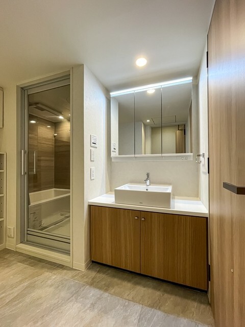 洗面設備　※写真は同タイプ住戸です。