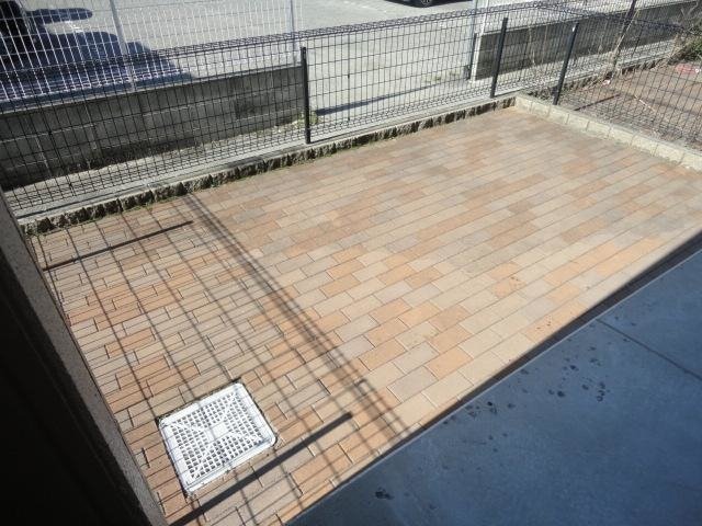 バルコニー　テラス