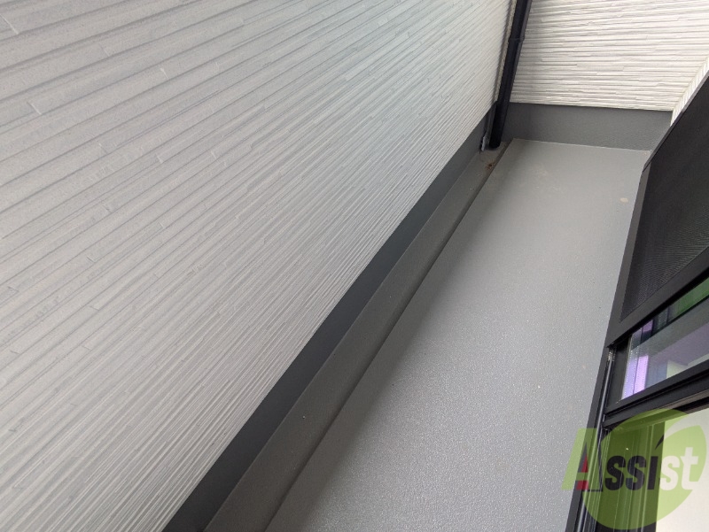 バルコニー　バルコニーには洗濯物を干すスペースがあります。