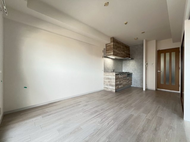 居室・リビング　別号室の写真です。ご参考までに