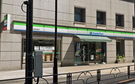コンビニ　ファミリーマート 初台交差点前店（コンビニ）まで362m