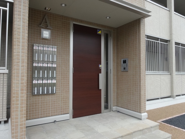 エントランス　オートロック付き玄関