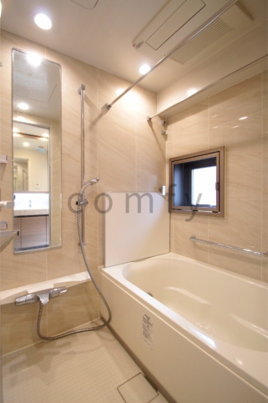 バス・シャワールーム　追炊き・浴室乾燥機付きバス