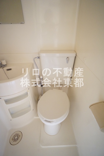 トイレ　白を基調とした空間で清潔感のあるトイレです♪