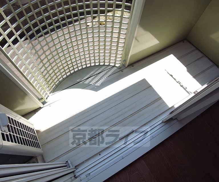 バルコニー　アールの付いたかわいいバルコニー