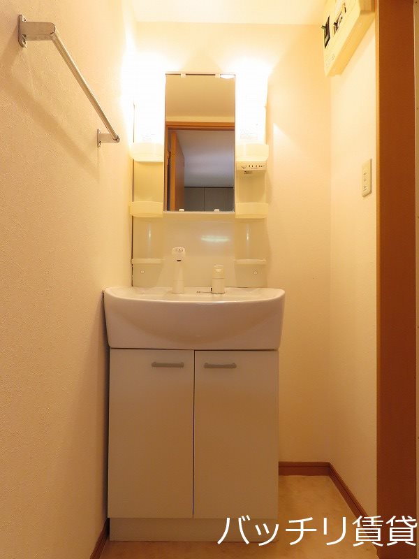 洗面設備　同型シリーズの為、現状を優先致します