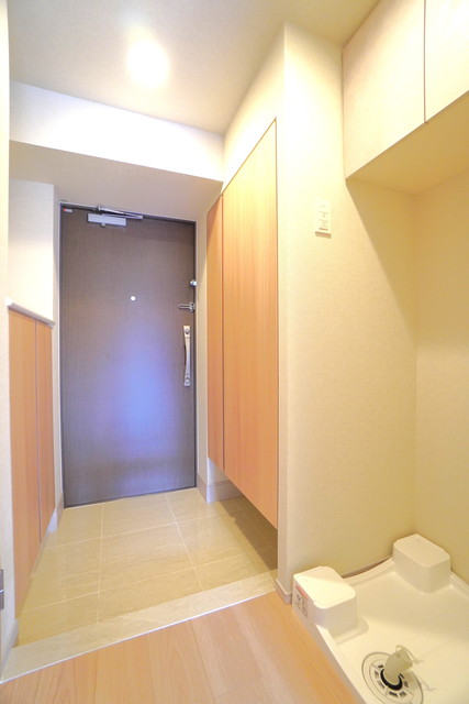 玄関　※写真は同タイプ住戸です。