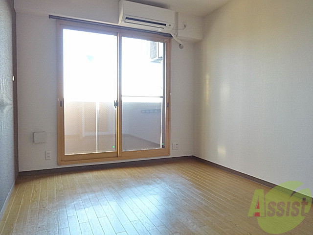 その他部屋・スペース　南向きの明るいお部屋です。快適な睡眠ができそうですね。