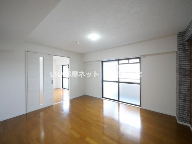 居室・リビング　画像と現状が異なる場合は現状優先となります。