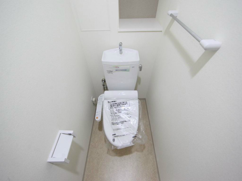 トイレ　温水洗浄暖房便座付トイレ