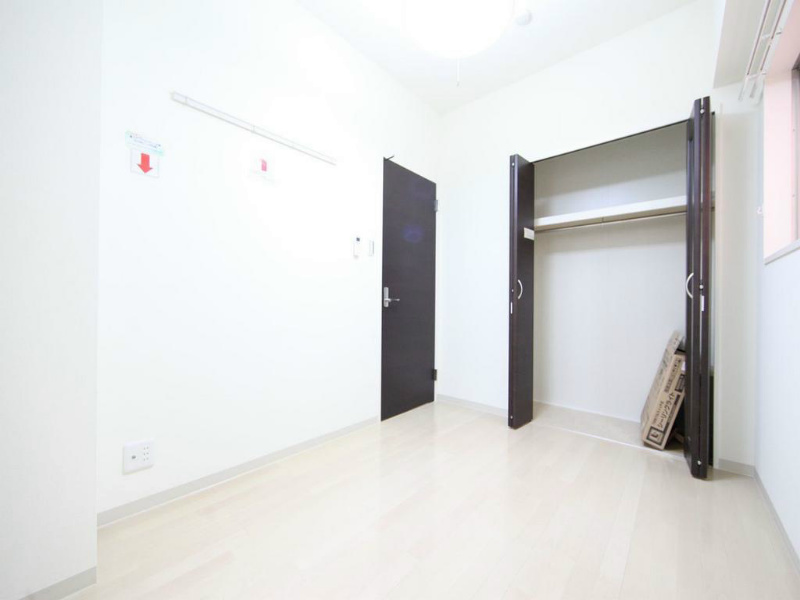 その他部屋・スペース　洋室6帖　クローゼット付（収納充実してます）