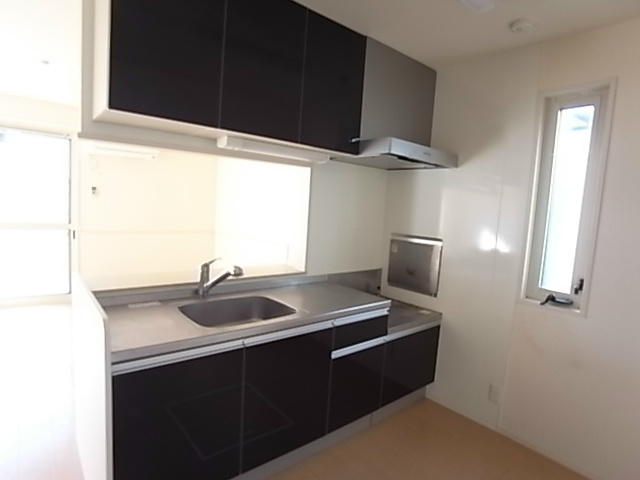 キッチン　同物件別部屋