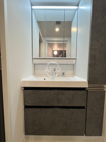 洗面設備　シーズンフラッツ大手前　洗面台