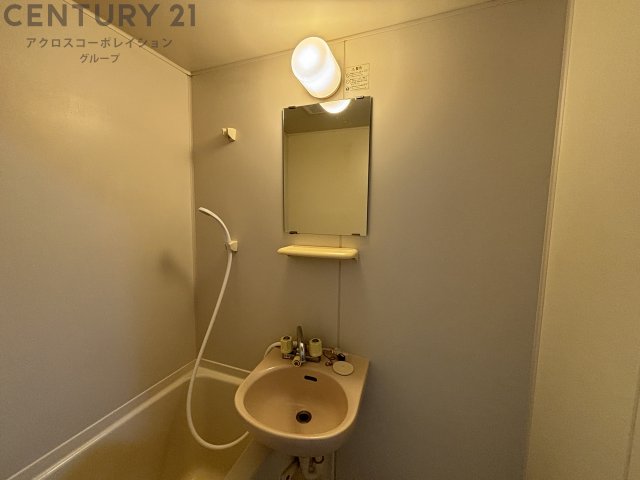 洗面設備　浴室内に洗面台があります♪