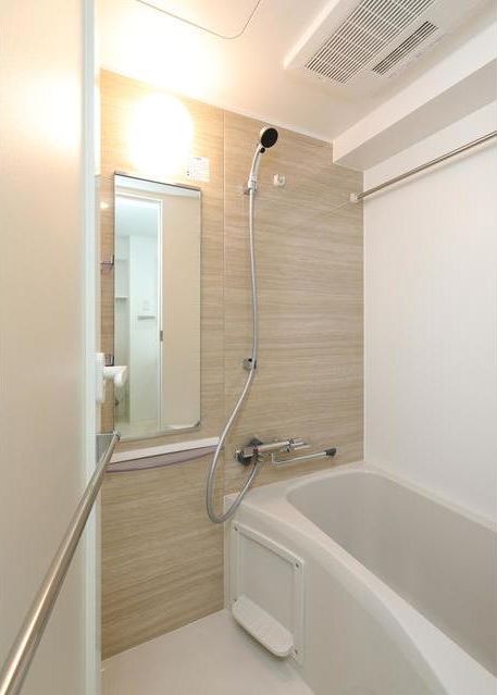 バス・シャワールーム　★浴室乾燥機付きバスルーム★