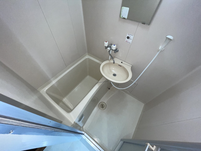 バス・シャワールーム　写真は同マンションの他のお部屋です